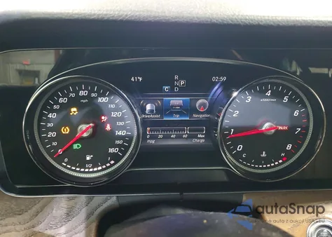 2018 Mercedes-Benz E 300 z USA, uszkodzony, nr VIN WDDZF4JB2JA330530